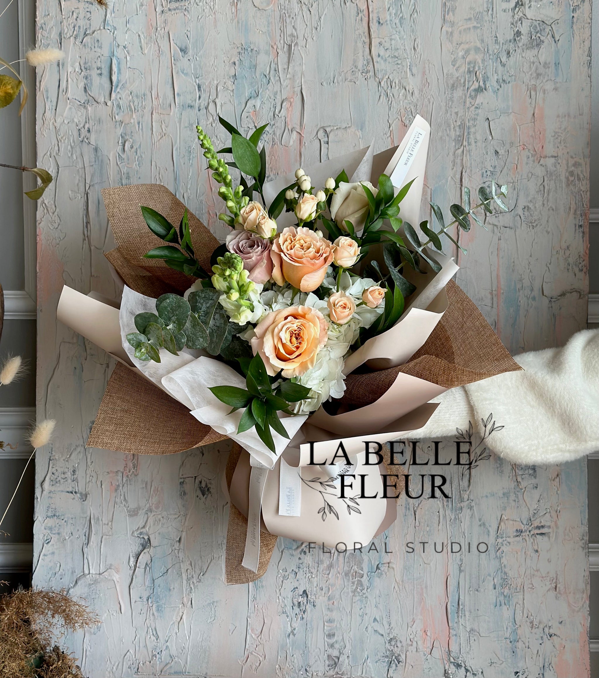 Vanilla Latte Peach Flower Bouquet | La Belle Fleur