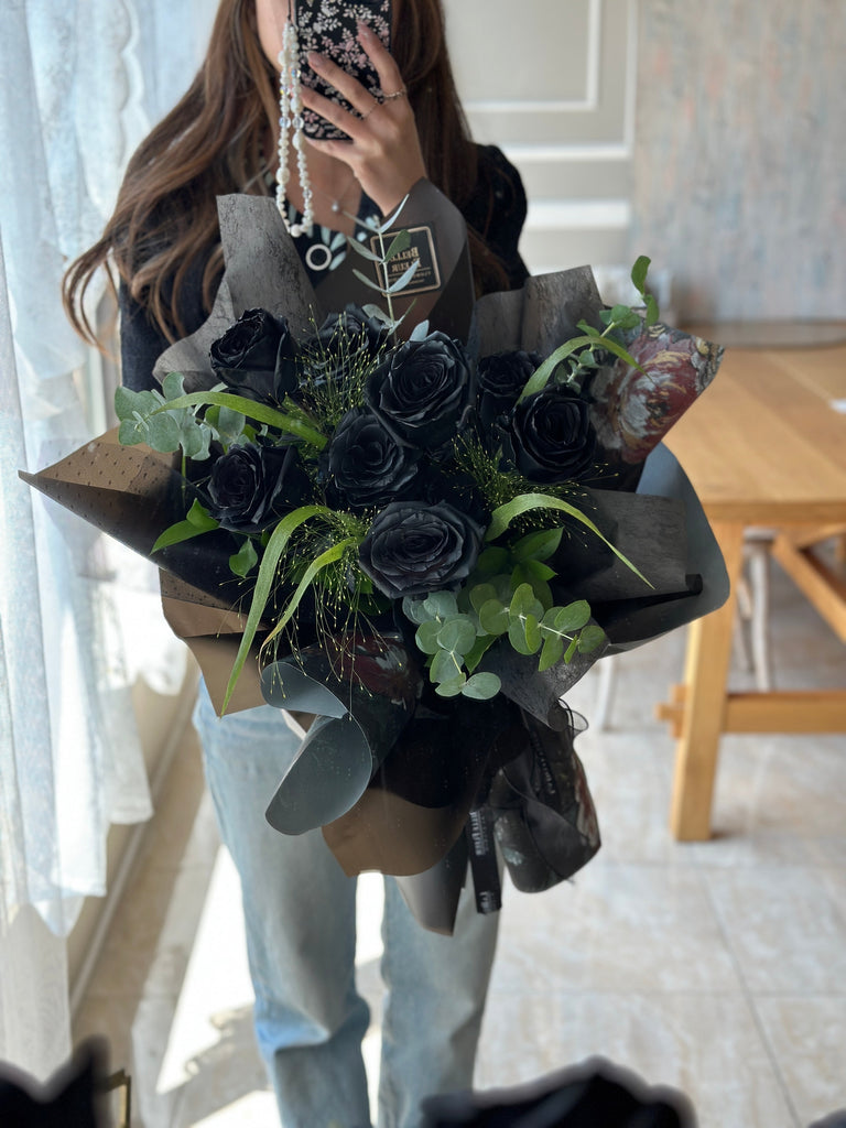 Valentine's day black rose bouquet