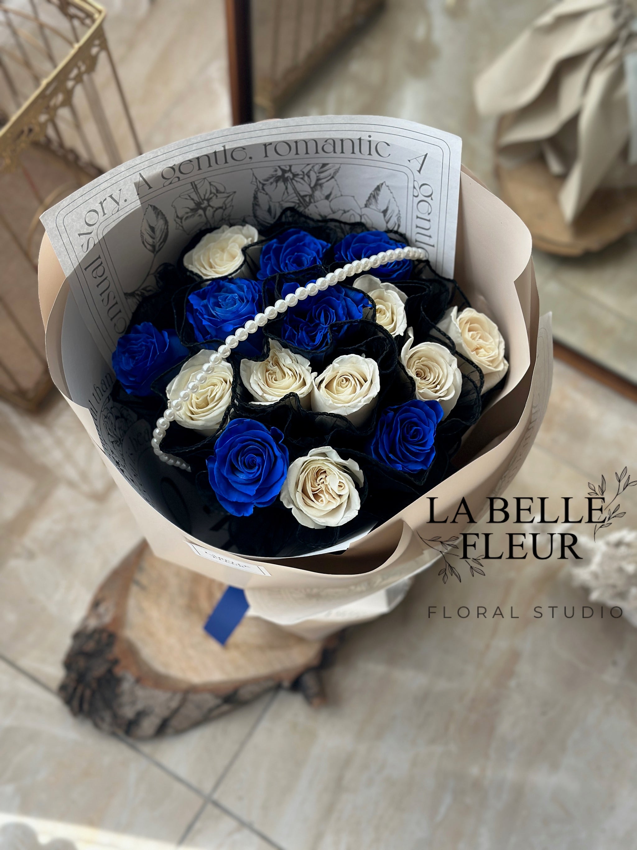 Vdays - Love & Romance - Blue & White Rose Bouquet