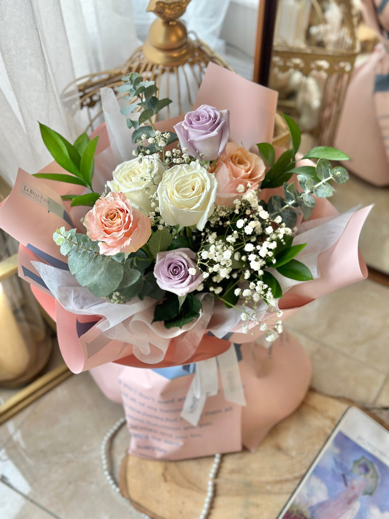 white peach lavender rose bouquet