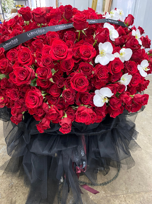 1000 red rose bouquet