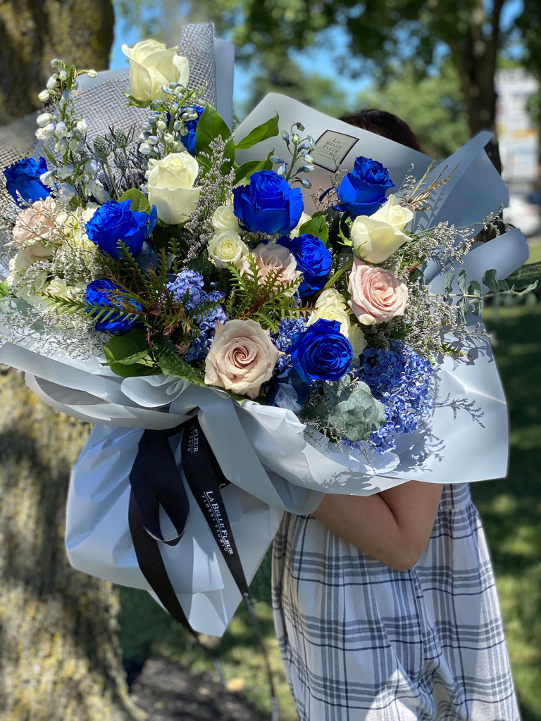 la belle fleur blue bouquet