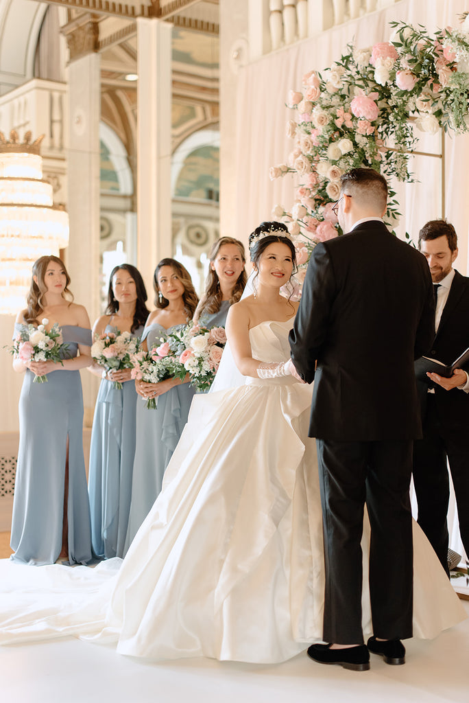 women holds Bridesmaids Bouquet