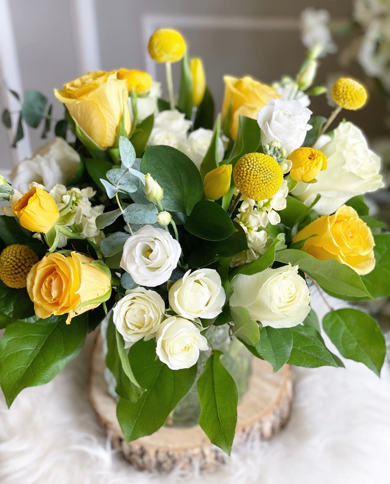 White Yellow Arrangement Deluxe - Main Image